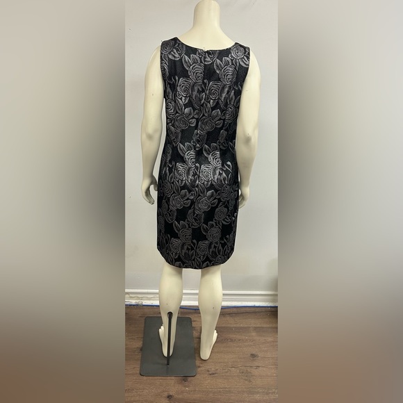 CDC EVENING CAREN DESIREE DRESS SLEEVELESS SHINY SILVER FLORAL MINI IN SIZE 12 - Picture 5 of 8